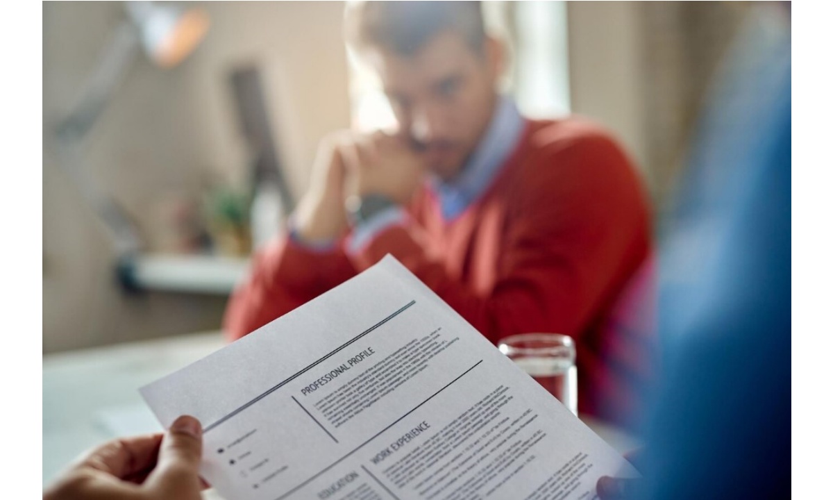 Cómo llenar una solicitud de empleo paso a paso y destacar entre los candidatos 